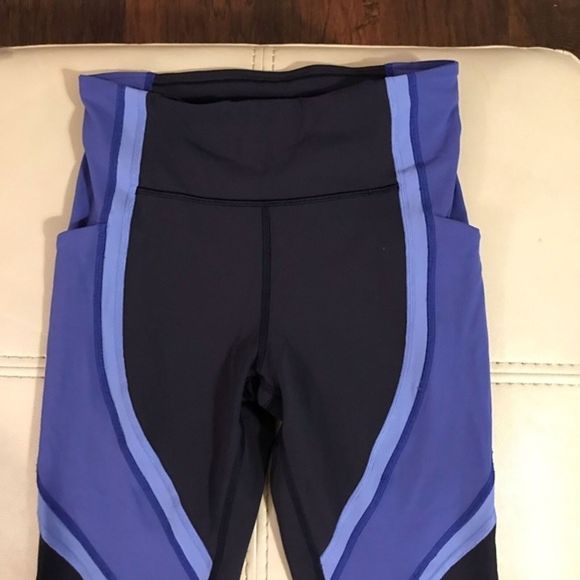 Lululemon Wild Twist Leggings - Picture 4 of 10